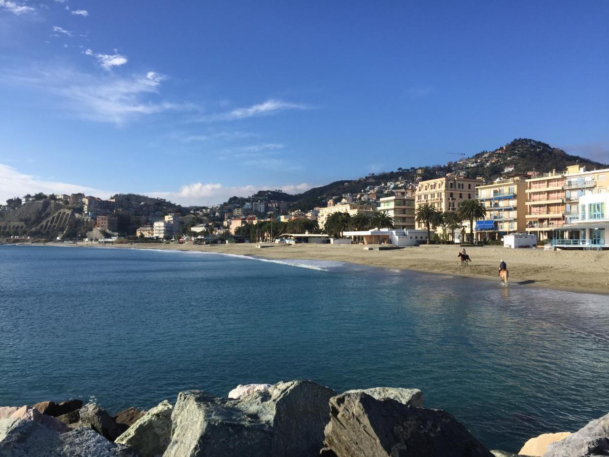 Ferienwohnung Il Mare In Piazza Albisola Superiore Exterior foto