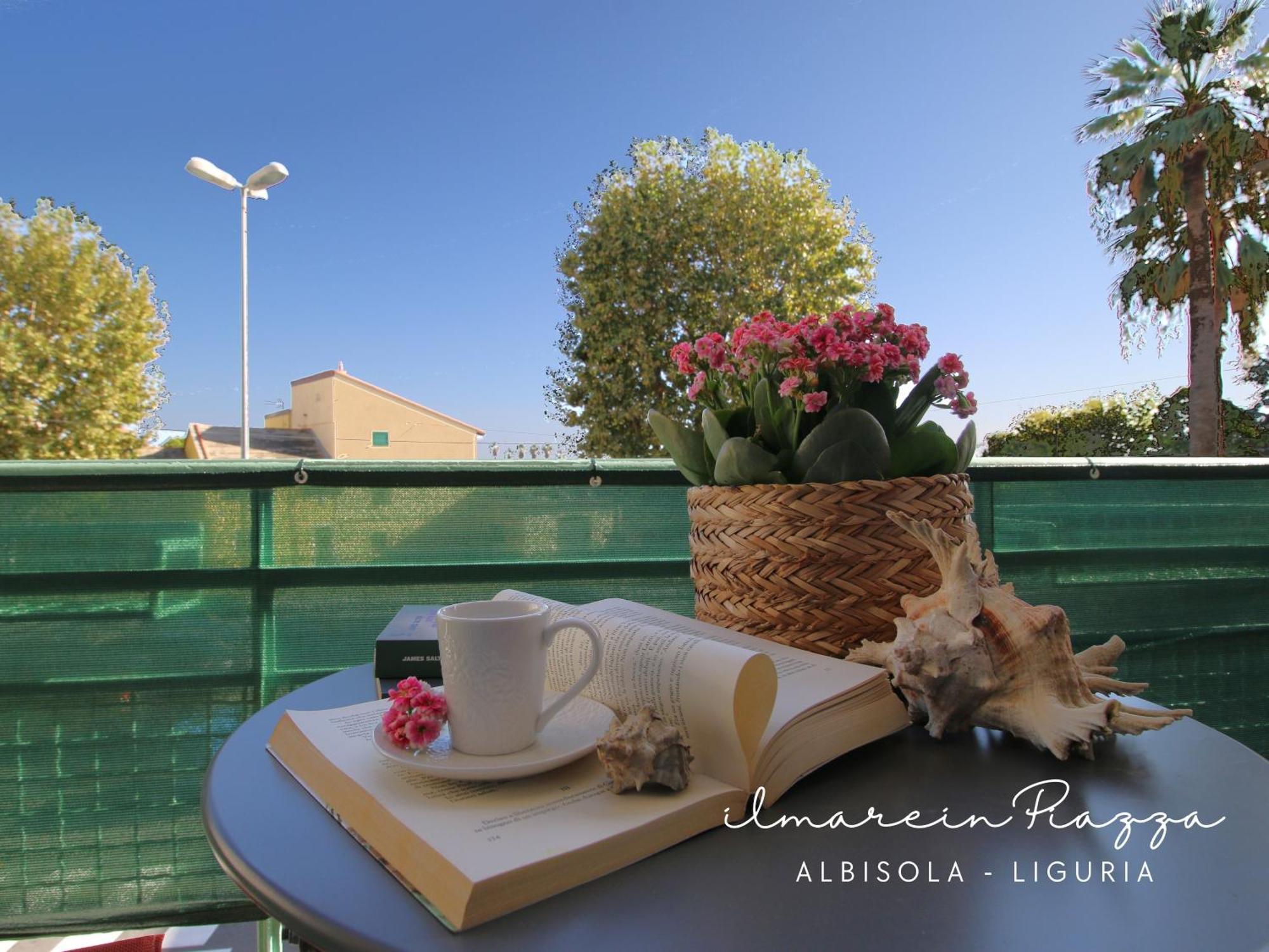 Ferienwohnung Il Mare In Piazza Albisola Superiore Exterior foto